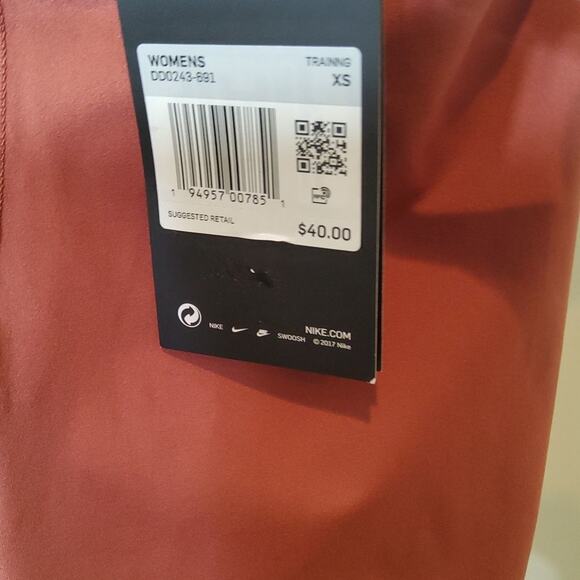 NWT Nike One Tight Fit  Mid Rise Dry Fit Technology Size XS - Picture 6 of 11